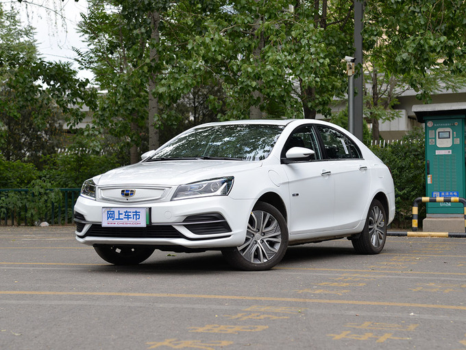 吉利汽车  EV450 左前正45度