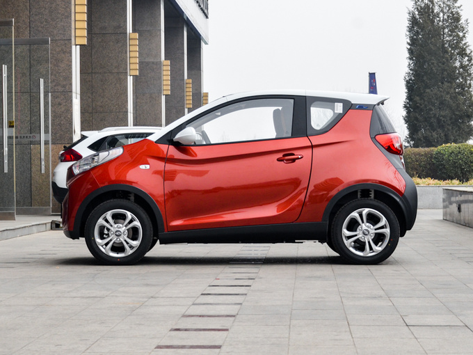 奇瑞汽车  智炫版 正左侧