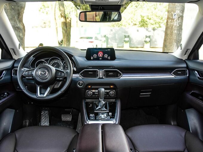 长安马自达  2.5L 大中控全景