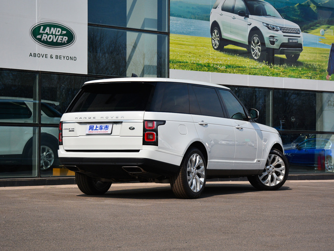 路虎  3.0 V6 SC Vogue SE 右后正45度