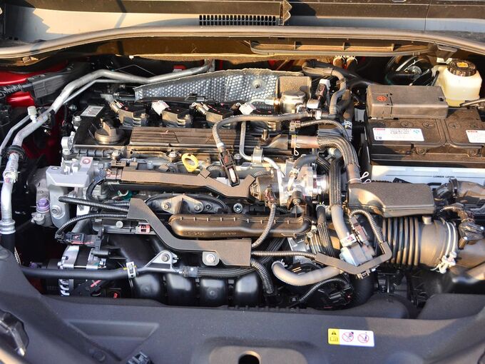一汽丰田  2.0L 奕炫版 发动机舱