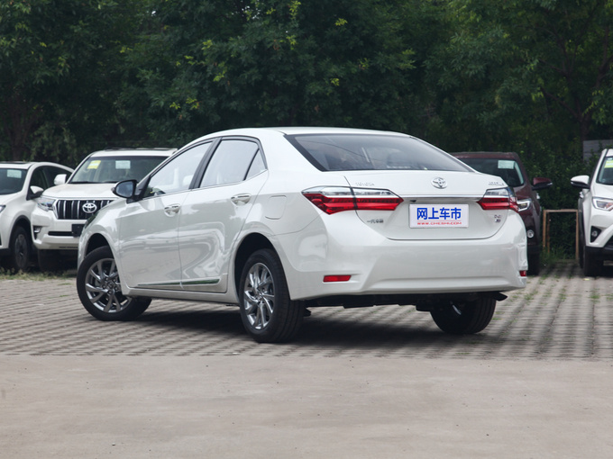 一汽丰田  1.2T S-CVT 左后正45度