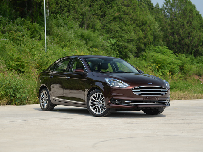 长安福特  EcoBoost 125 自动臻享型 右前正45度