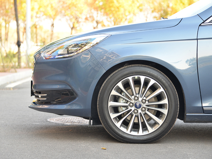 长安福特  EcoBoost 125 左前轮