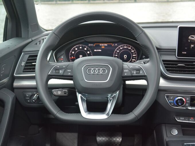 一汽奥迪  45 TFSI 方向盘