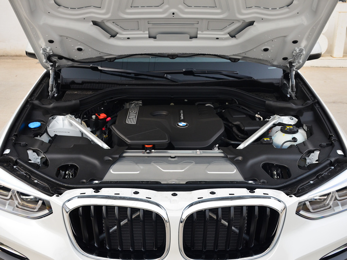 华晨宝马  xDrive28i 发动机舱