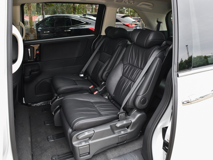 广汽本田  2.4L 第二排座椅