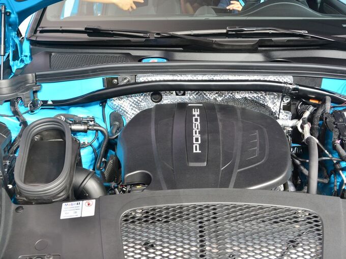 保时捷  Macan 发动机舱