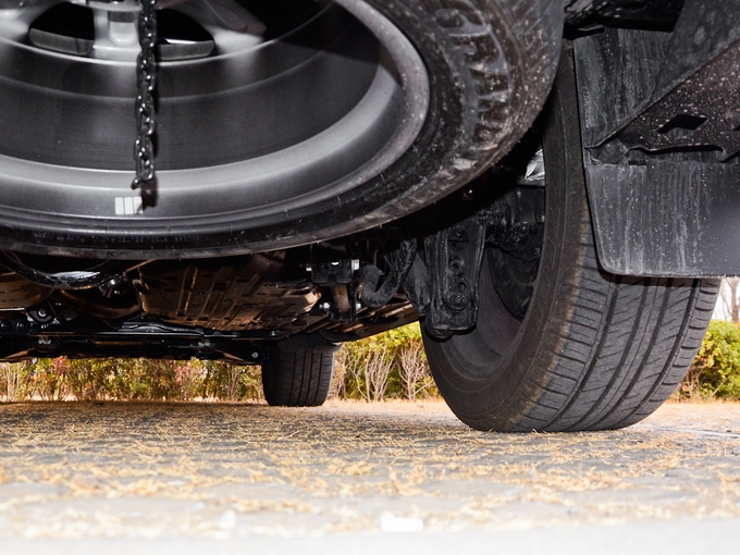 雷克萨斯  570 右后悬架