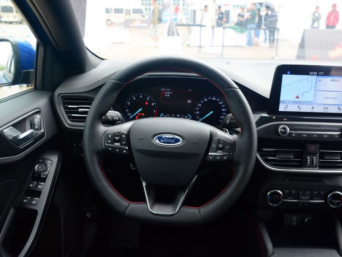 长安福特  三厢 EcoBoost 180 自动ST 方向盘