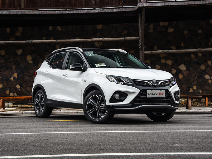 东南汽车  DX3X酷绮 1.5T 右前正45度