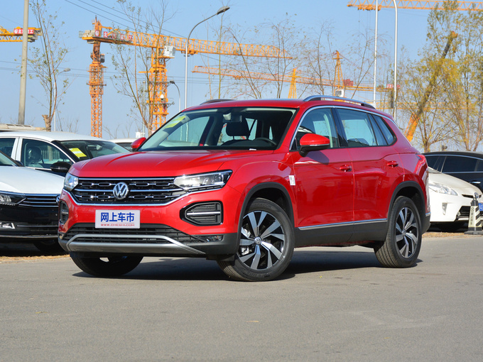 一汽-大众  330TSI 两驱豪华型 左前正45度