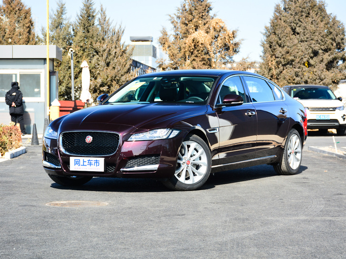 奇瑞捷豹路虎  XFL 2.0T 250PS 左前正45度