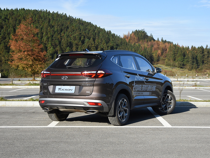 北京现代 280TGDi 右后正45度