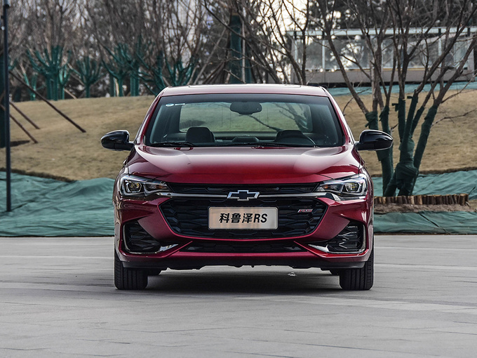 雪佛兰  RS 330T 正前