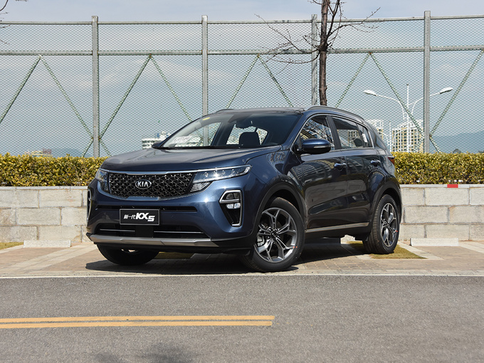 东风悦达起亚  2.0L 左前正45度