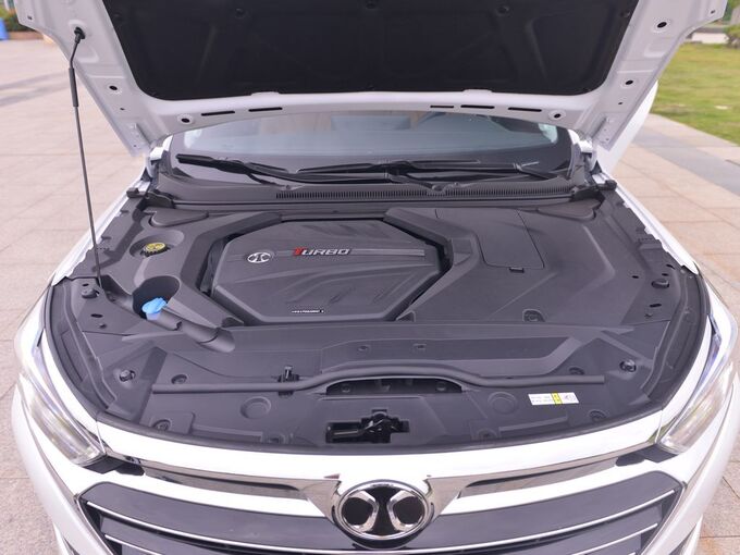 北京汽车  1.5T 发动机舱