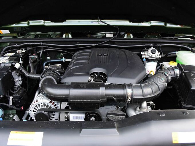 北京汽车  PLUS 2.0D 发动机舱