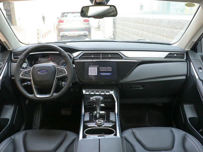 江铃福特 EcoBoost 145 大中控全景