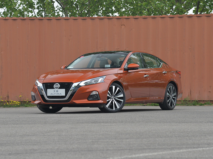 东风日产  2.0T XV 左前正45度