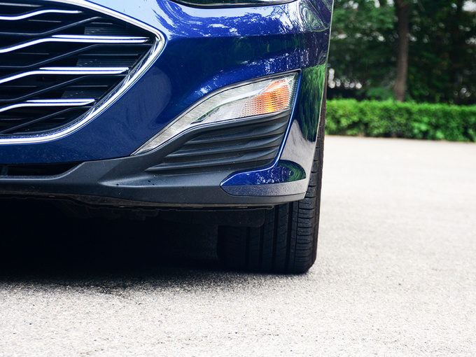 雪佛兰  535T 左前雾灯