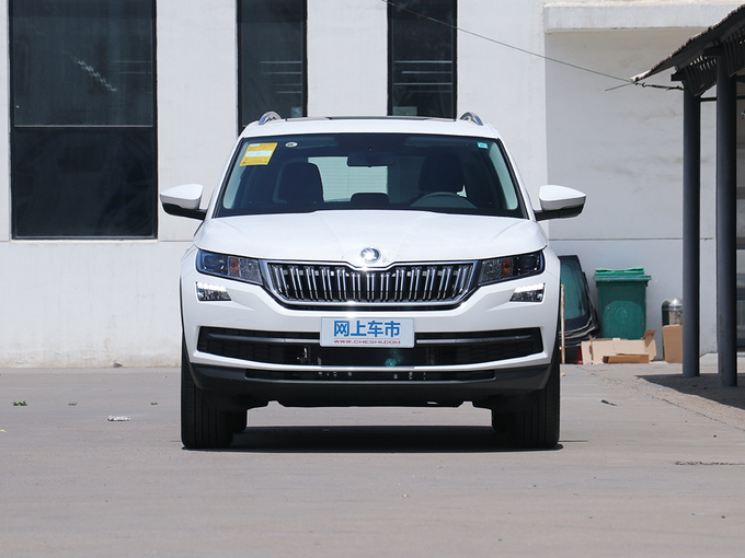 斯柯达  改款 TSI330 5座两驱舒适版 正前