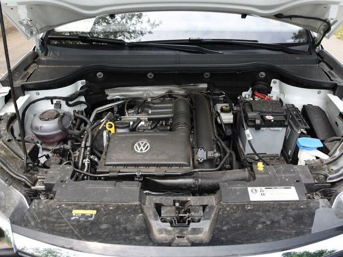 一汽大众  280TSI 发动机舱