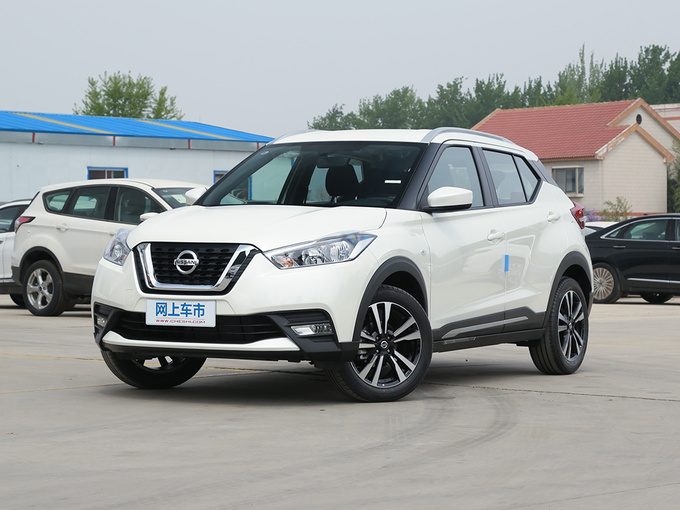 东风日产  1.5L 左前正45度