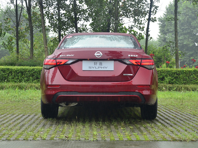 东风日产 1.6L XE 正后