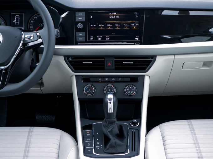 上汽大众  280TSI DSG舒适版 中控台