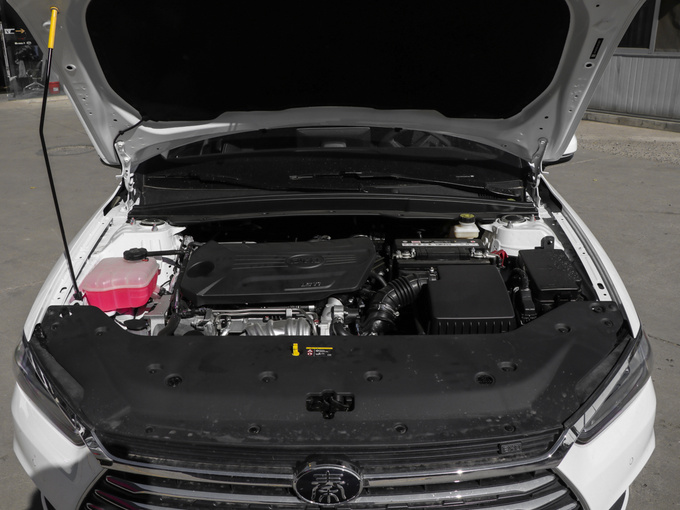 比亚迪 超能版 1.5TI 自动智联锋享型 发动机舱