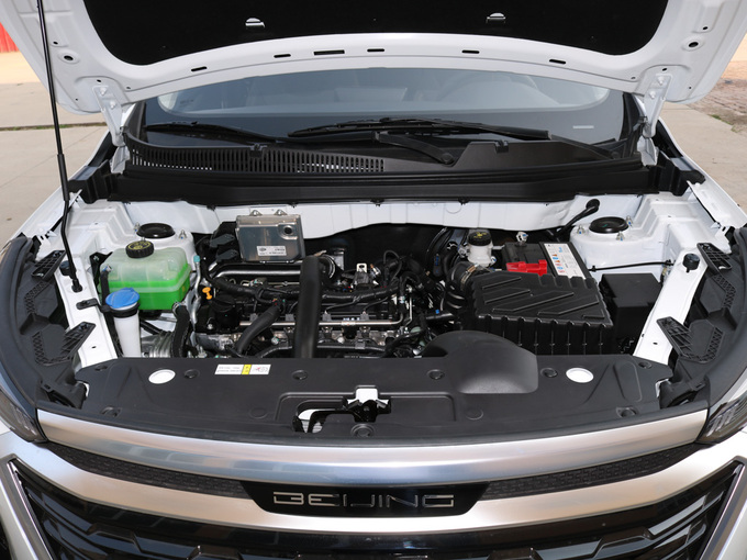 北京汽车 1.5T 发动机舱