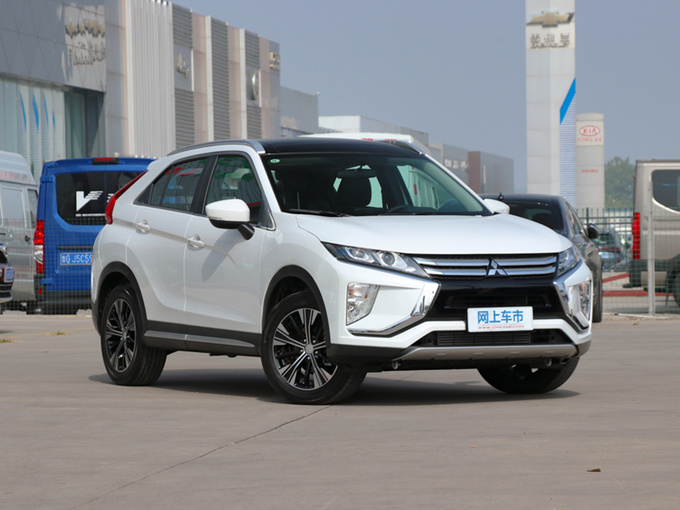 广汽三菱  1.5T CVT两驱梦想版 右前正45度
