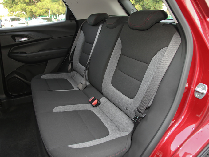 雪佛兰  435T Redline CVT两驱锋锐版 第二排座椅