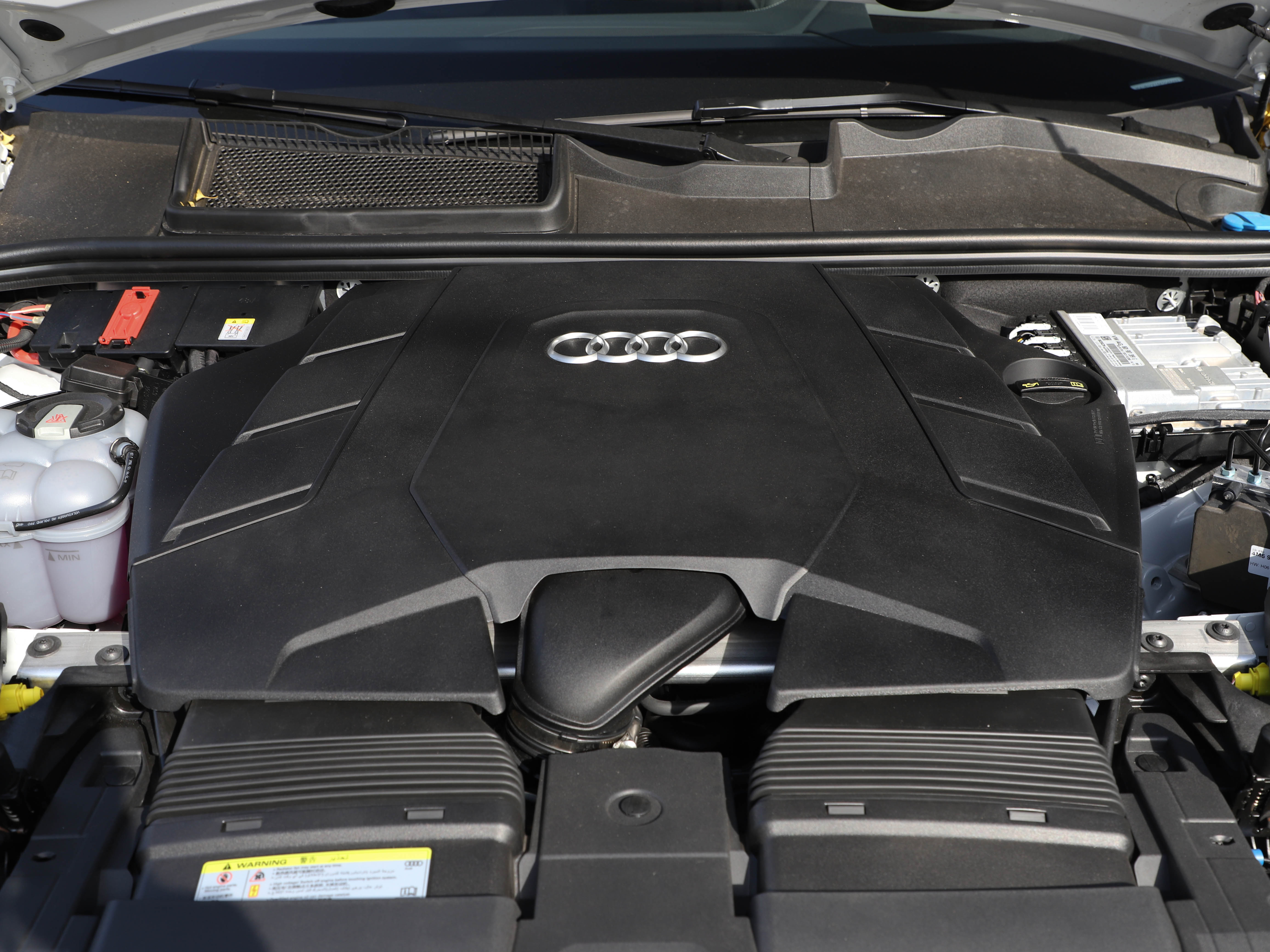 奥迪(进口)  55 TFSI 至尊限量版 发动机