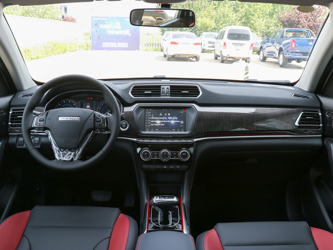 哈弗汽车  1.5T 双离合两驱智尚型 大中控全景