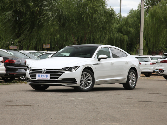 一汽-大众  330TSI 魅颜版 左前正45度