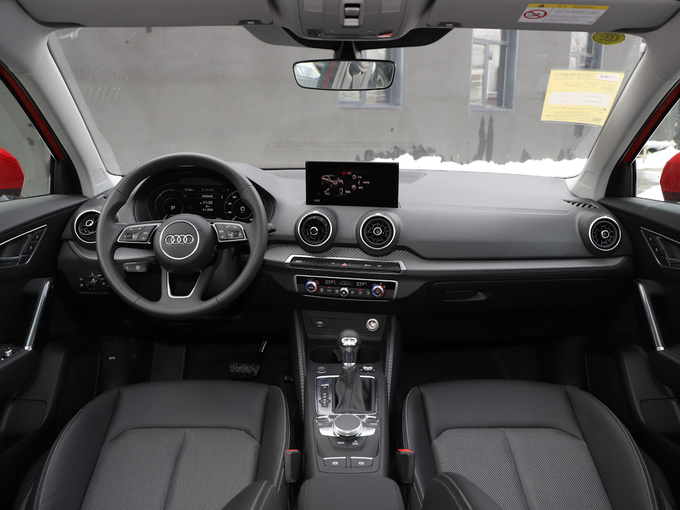 一汽奥迪 e-tron 大中控全景