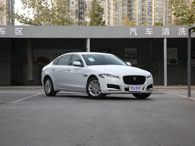 奇瑞捷豹路虎  XFL 2.0T P200 右前正45度