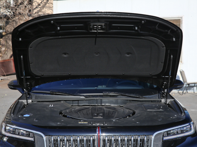 一汽红旗  2.0T 发动机舱