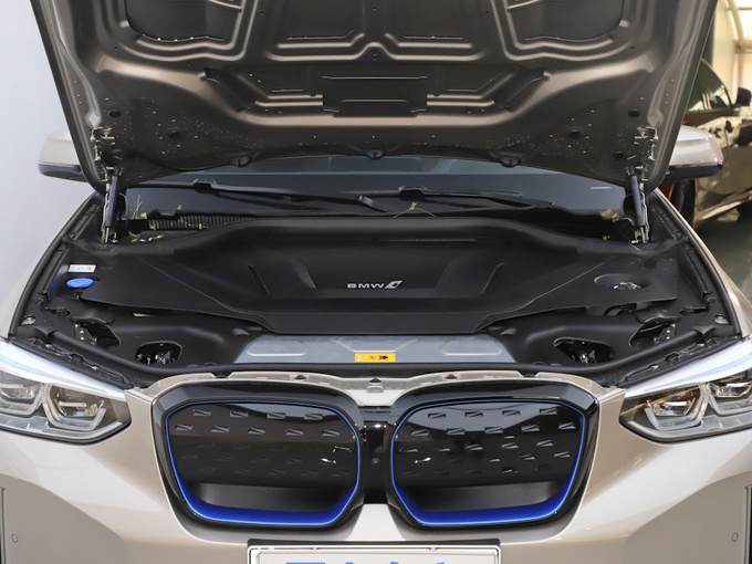 华晨宝马   发动机舱