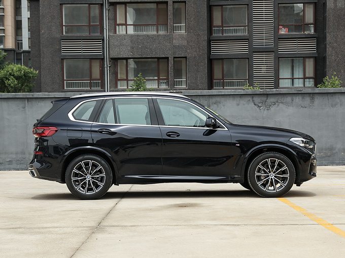 宝马(进口)  xDrive30i 正右侧