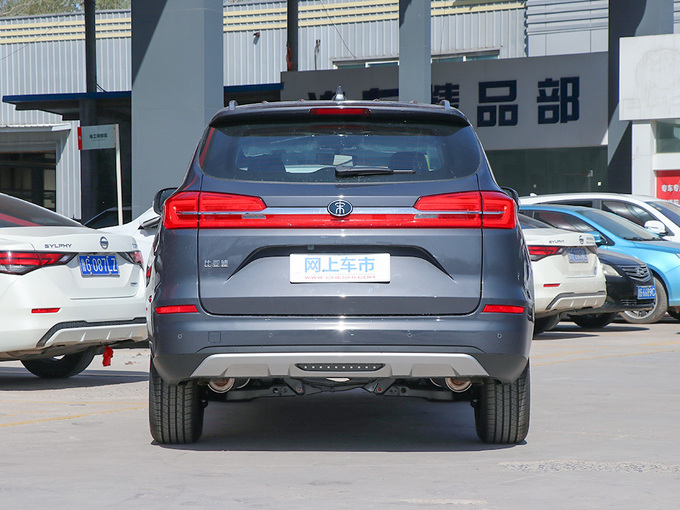 比亚迪  经典版 1.5T 正后