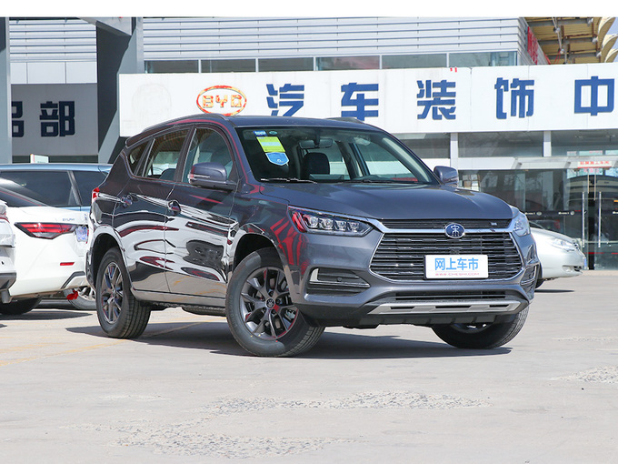 比亚迪  经典版 1.5T 右前正45度