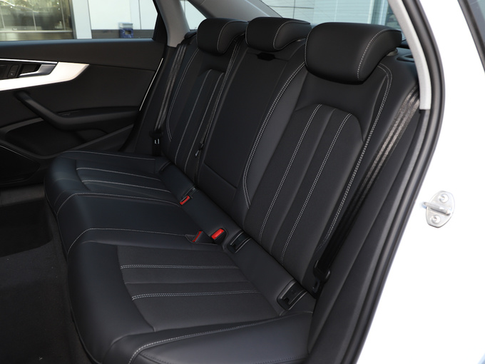 一汽奥迪 35 TFSI 第二排座椅