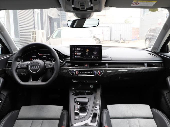 一汽奥迪  45 TFSI quattro 大中控全景