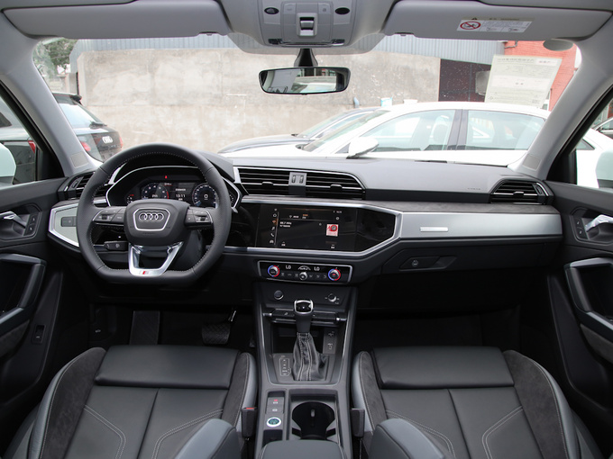一汽奥迪  Sportback 40 TFSI 大中控全景