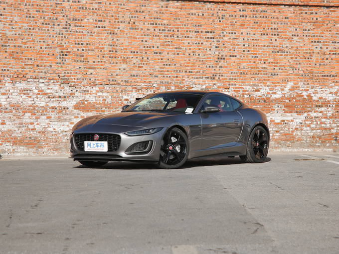 捷豹  P300 后驱First 左前正45度