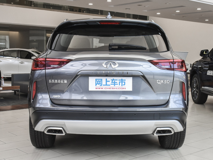 东风英菲尼迪  2.0T 左后正45度