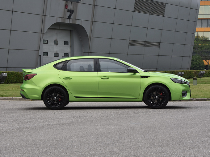 名爵  1.5T 正右侧